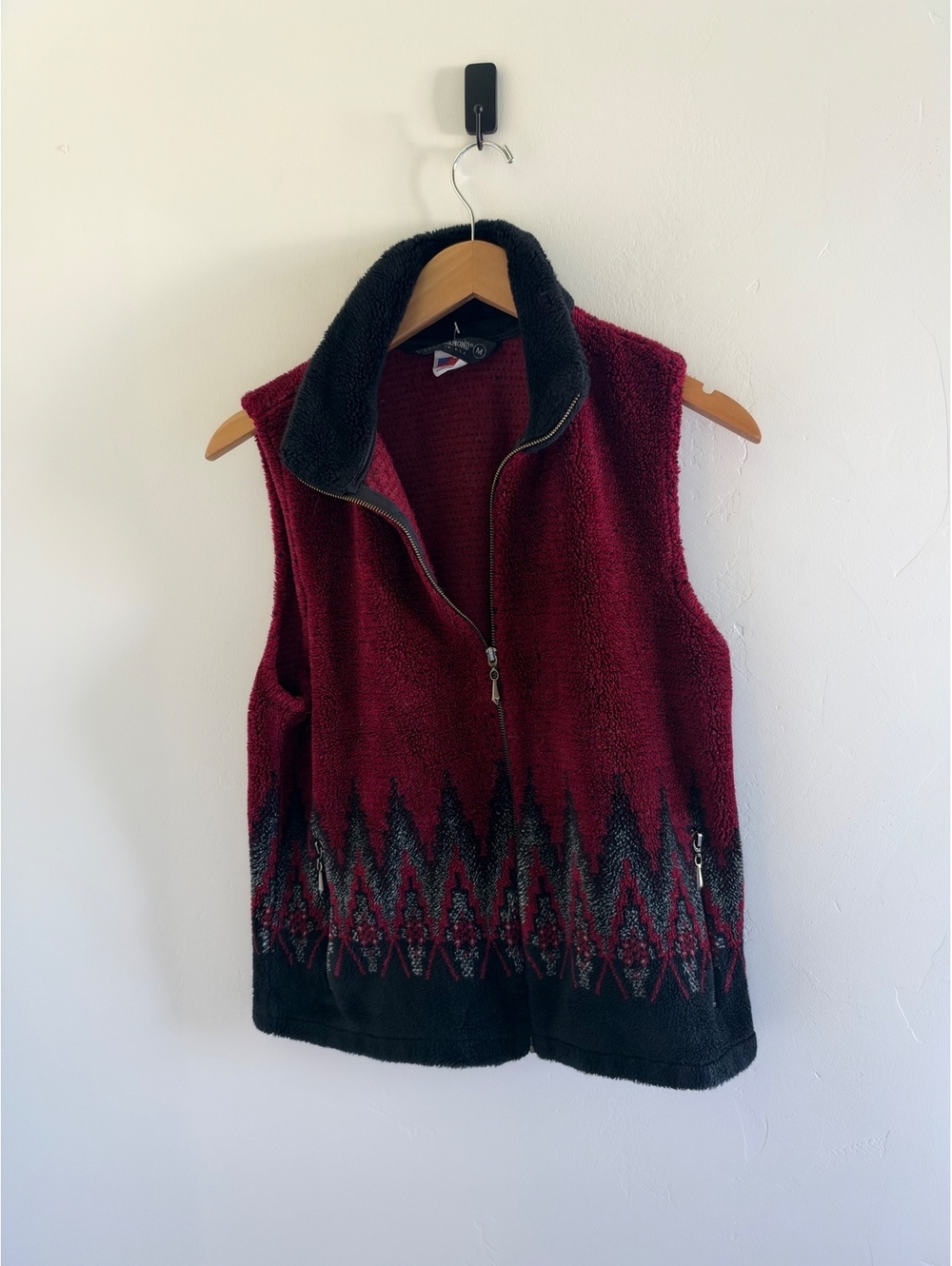 Vintage Manitou Made in USA Southwest Fleece Vest Size Medium Red Black